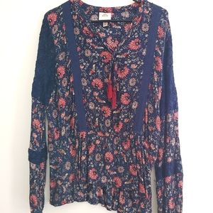 Long sleeve top with lace detail